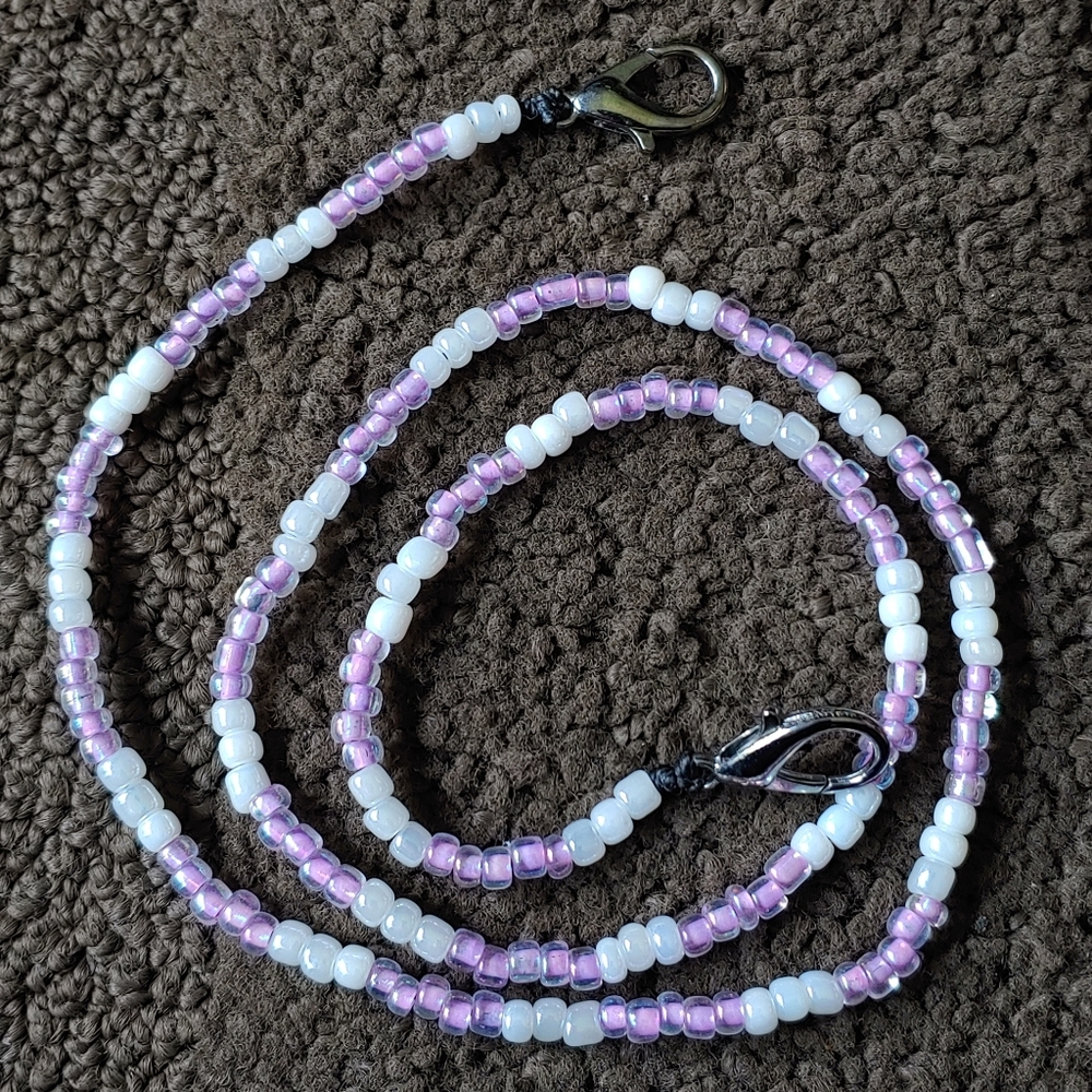 Purple & White Face Mask Holder Spring